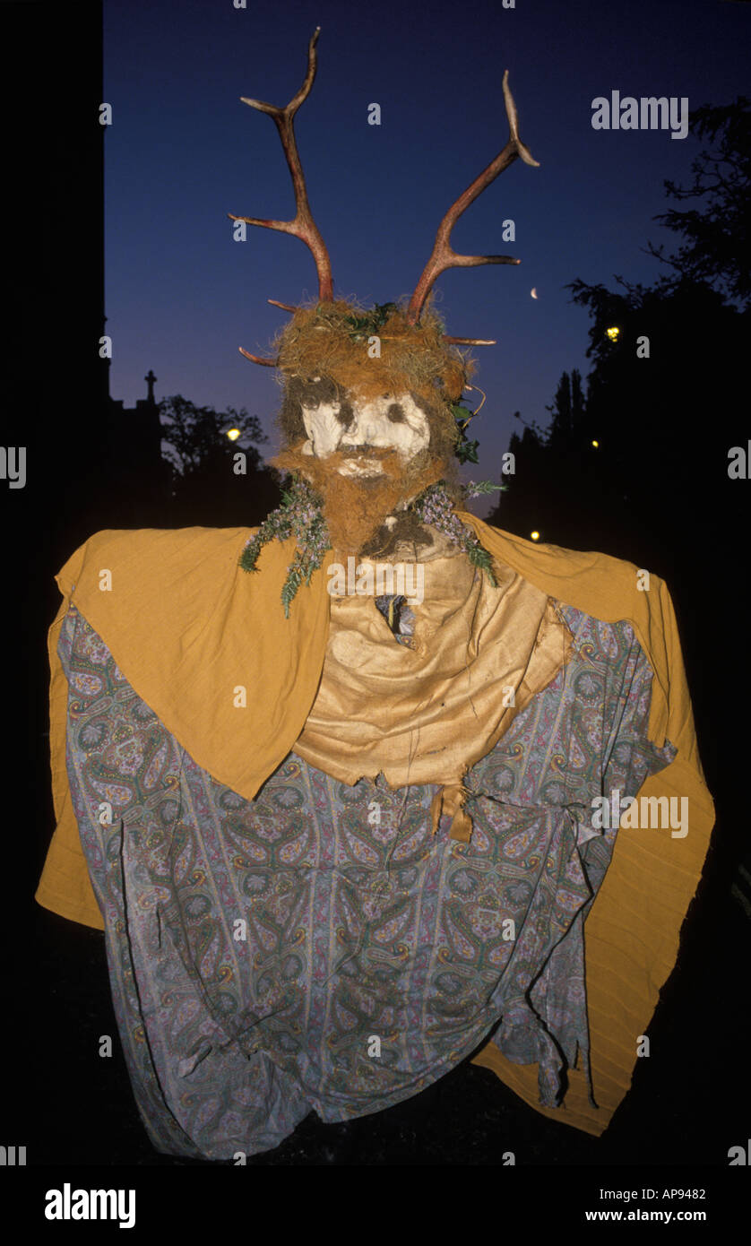 Grüner Mann ein heidnisches Kapuzensymbol Greenman Oxford Mai Morning Feiern 1. Mai England 1990er Jahre 1997 UK HOMER SYKES Stockfoto