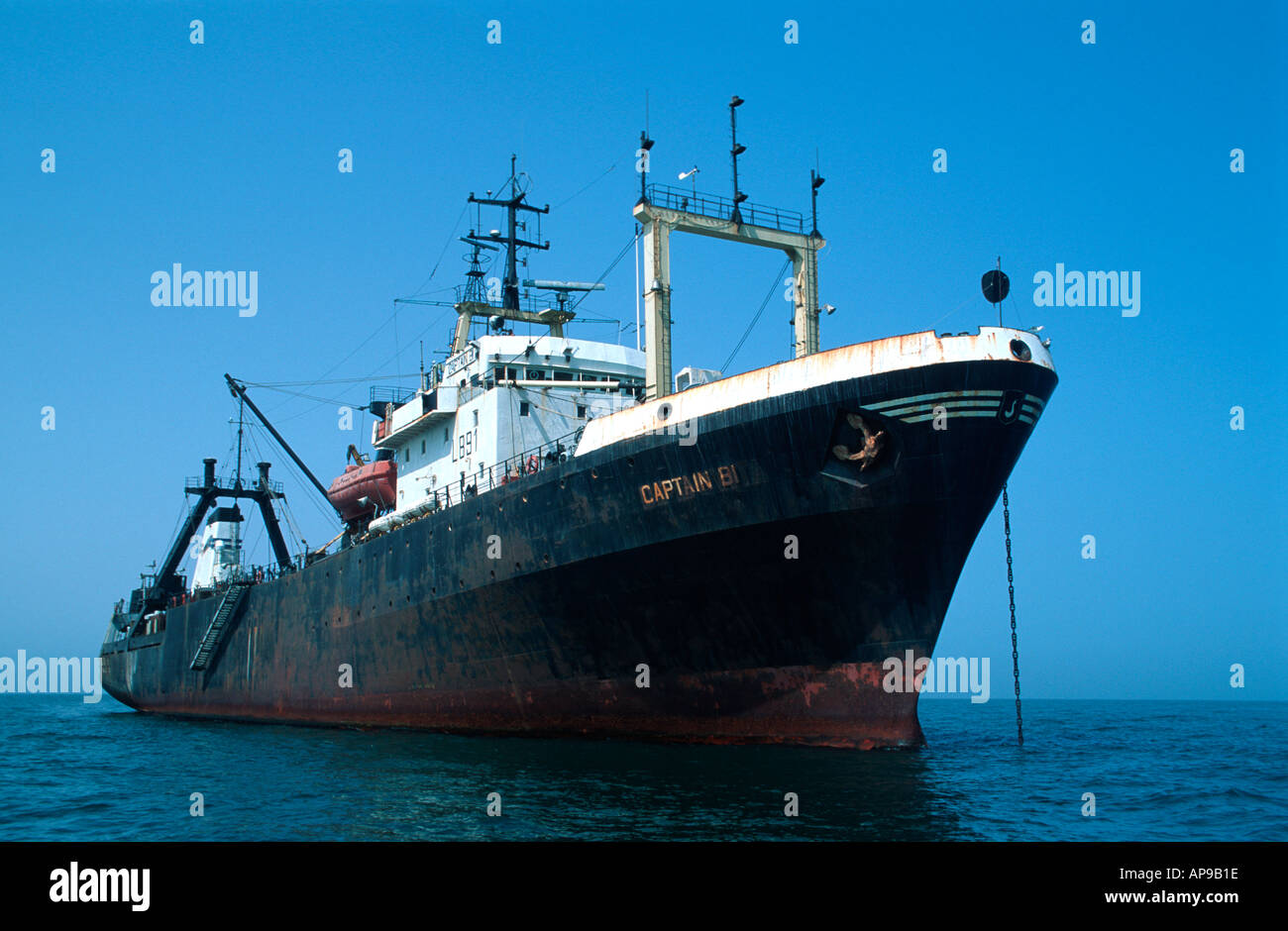 Verankerung der Fischerei Schiff Walvis Bay Namibia 2000 Stockfoto