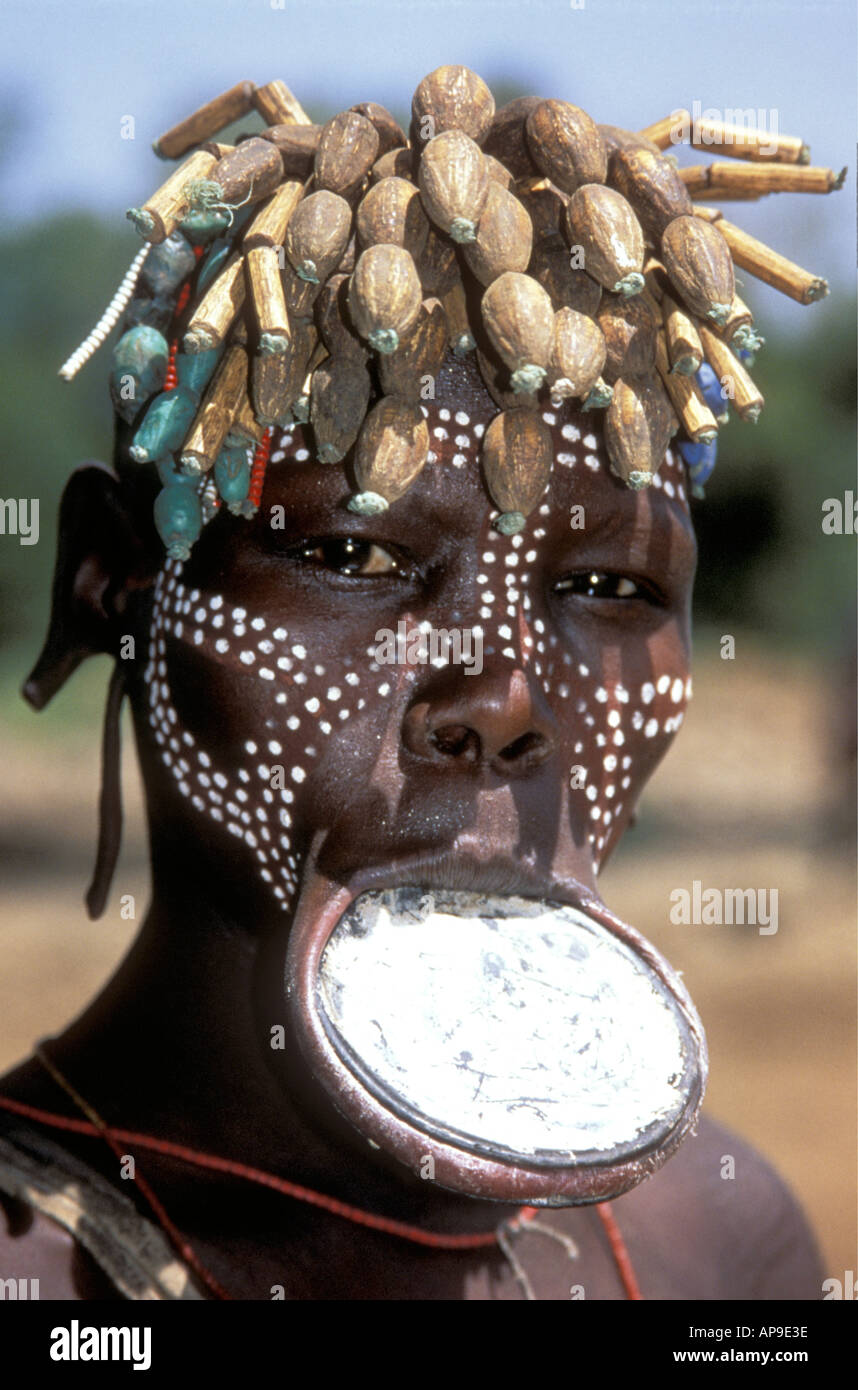Mursii Frau mit Mundlochplatte Äthiopien Stockfoto
