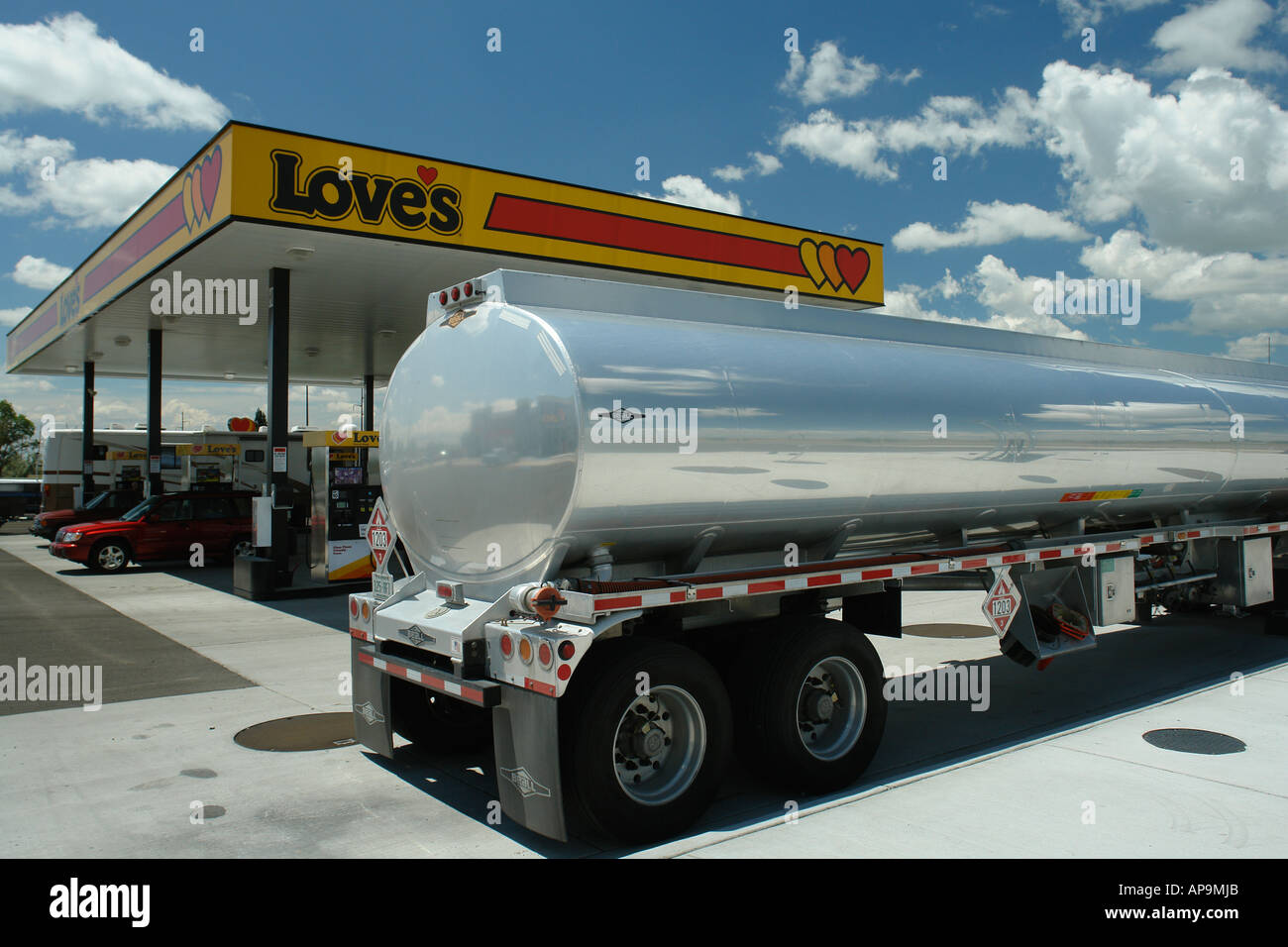 AJD50550, Heyburn, ID, Idaho, 84, gas Station, LKW, 18-Wheeler, tanker Stockfoto