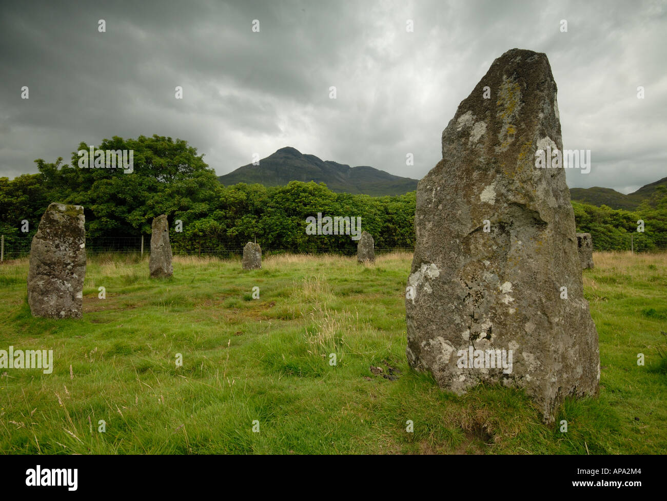 Steinkreis auf der Insel Mull, Schottland in der Nähe von Moy Castle. Stockfoto