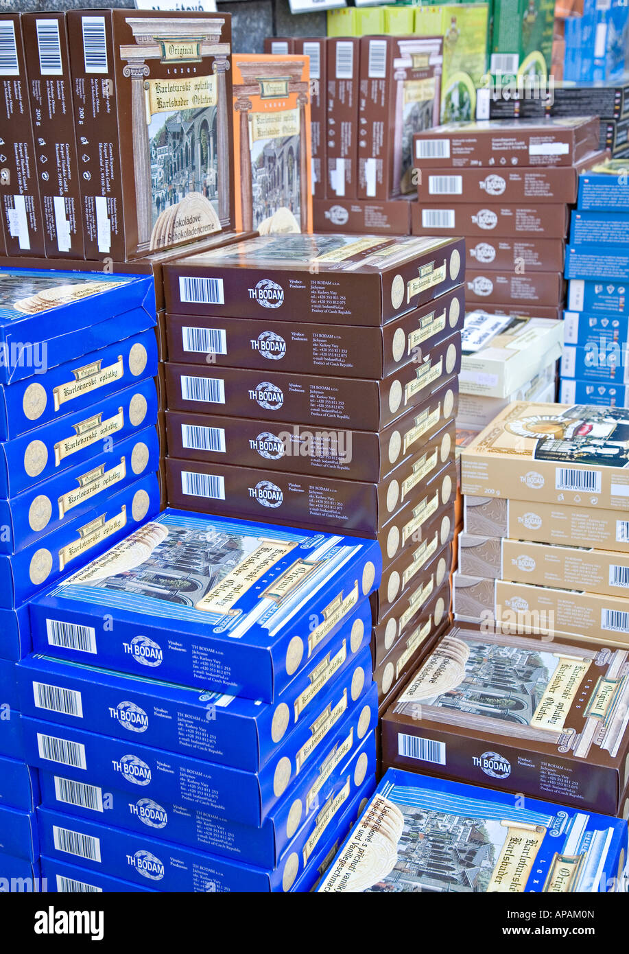 Boxen der traditionellen Wafer auf Verkauf Karlovy Vary Tschechien Stockfoto