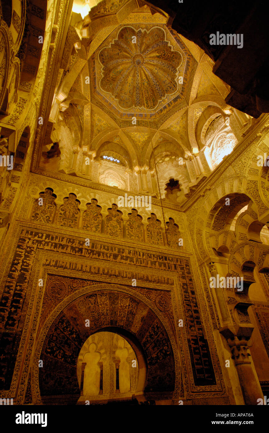 Mihrab, eine halbrunde Nische, in der Catedral de Cordoba, einer