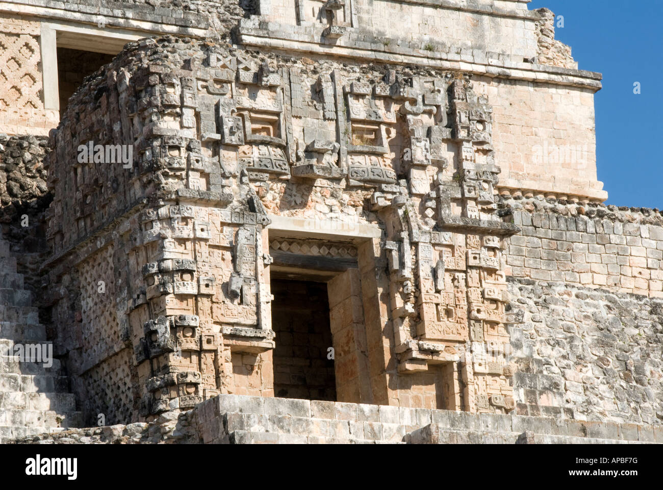 Uxmal ist eine große präkolumbische Ruinenstadt der Maya-Zivilisation im Bundesstaat Yucatán, Mexiko Stockfoto