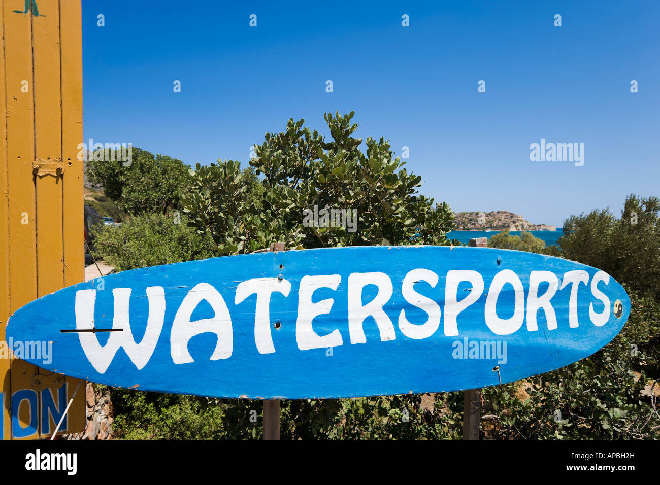 Wassersport anmelden Nordostküste, Driros Beach, Elounda, Kreta, Griechenland Stockfoto