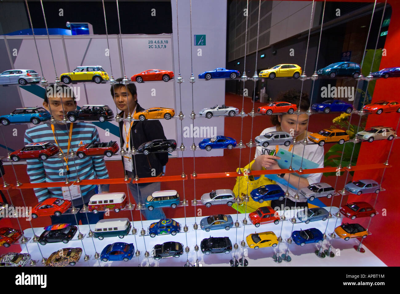 Kinsmart Miniatur Automobilhersteller an Spielzeug und Spiele Fair Hong Kong Convention and Exhibition Centre Stockfoto