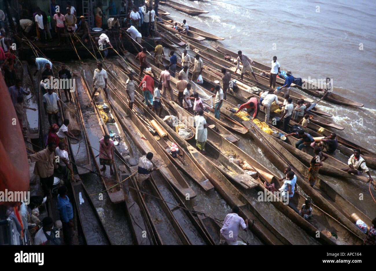 Einbaum Congo River D R Kongo Zaire Zentralafrika Stockfoto