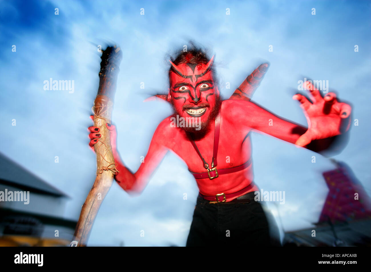 Teufel-Performer im Lands end cornwall Stockfoto