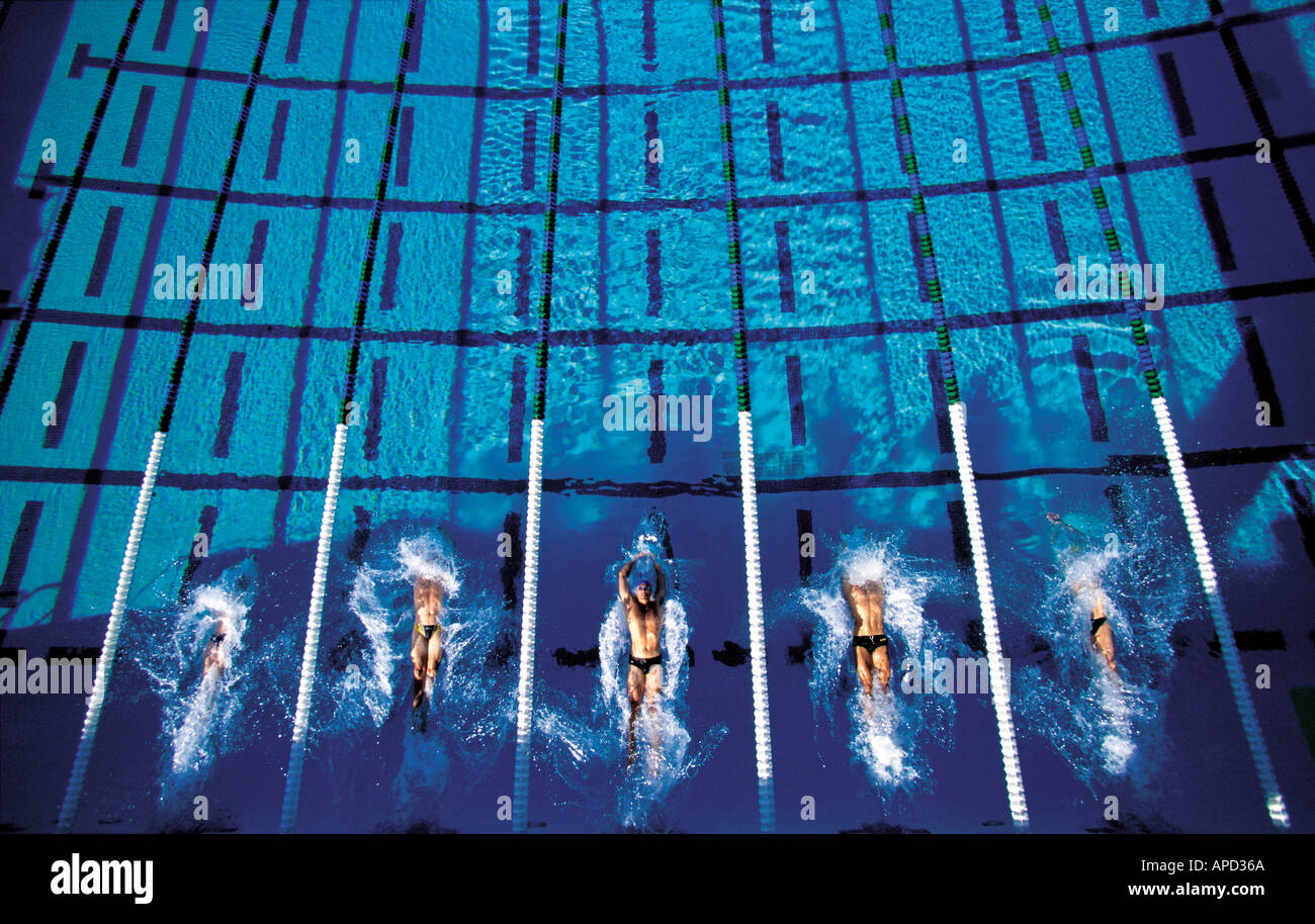 Sport-Schwimmen-Rücken-Start Stockfoto