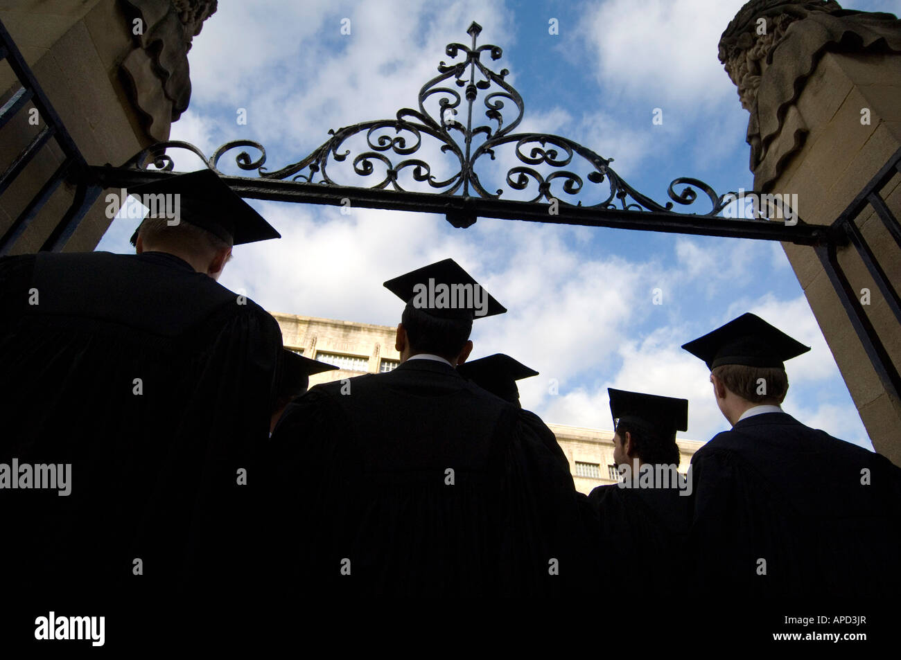 Studenten Line-up Sheldonian Theatre zu fotografieren, wie sie ihr Studium an der Universität Oxford akzeptieren Stockfoto