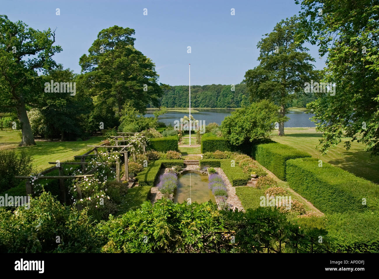 Valdermar Slot Schloss Park Tåsinge Dänemark Blick von der Terrasse Stockfoto