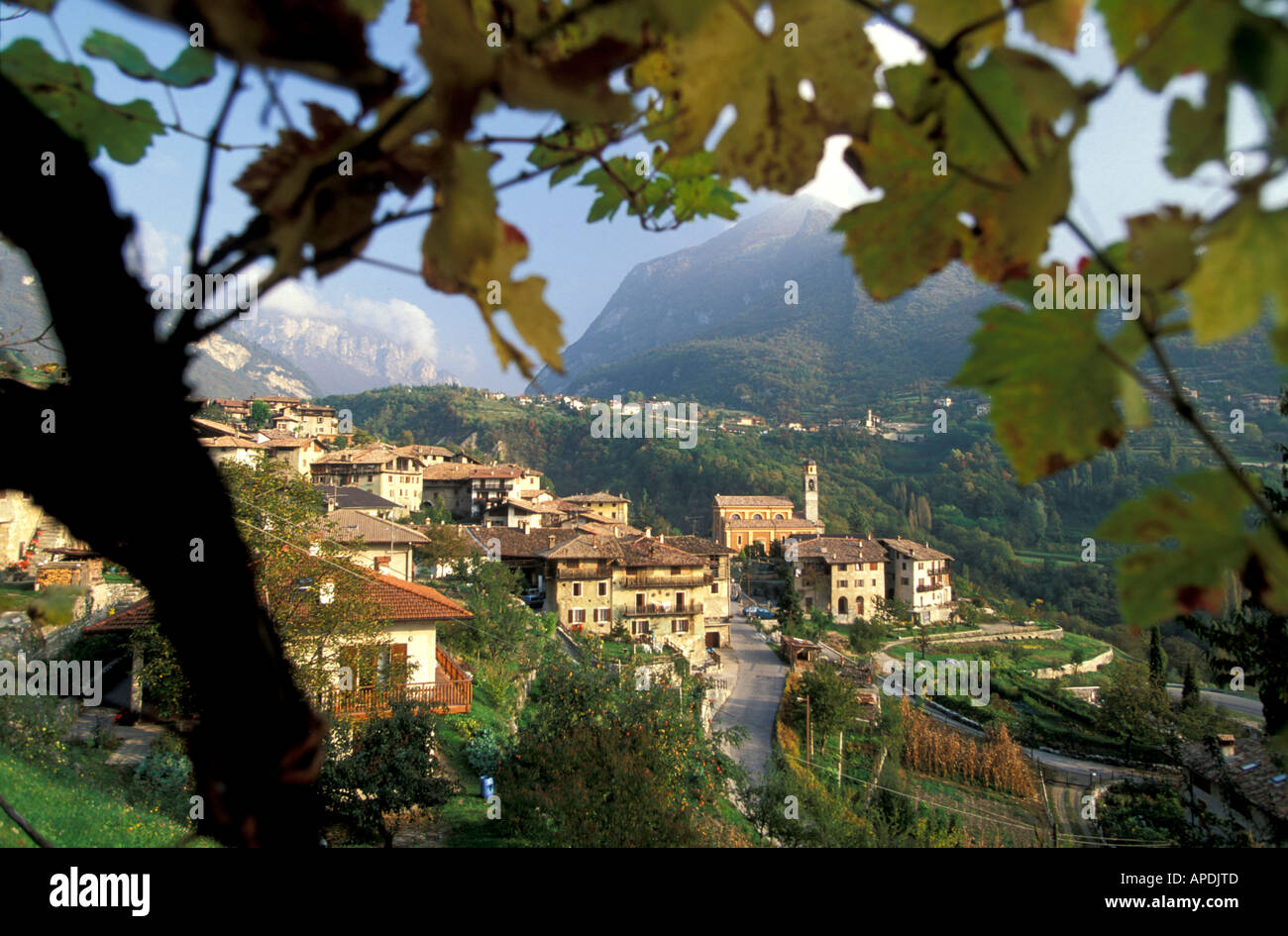 Dorf von Pranzo, Tenno-Tal, Trentino, Italien Stockfoto