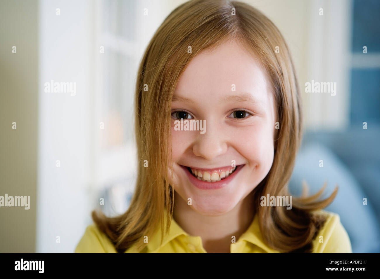 Porträt von ein fröhliches Mädchen. Stockfoto