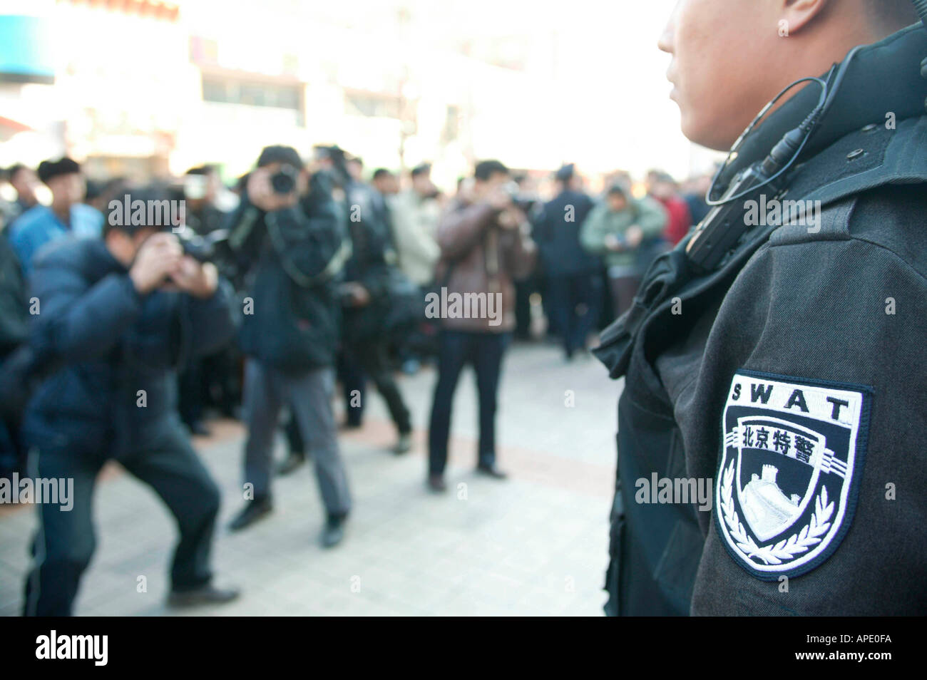 Chinesische SWAT-Teams und ihre Waffen während einer öffentlichen demonstration Stockfoto