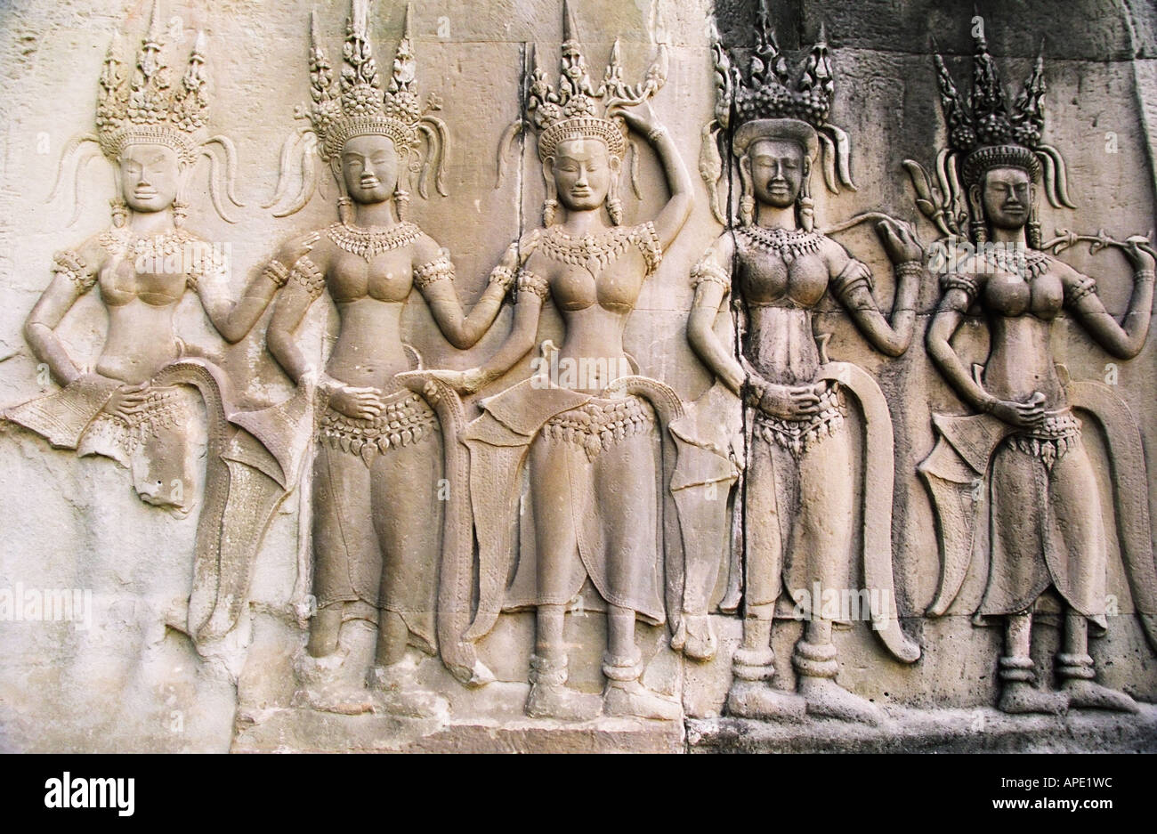Geschnitzte Figuren in Angkor Wat Stockfoto