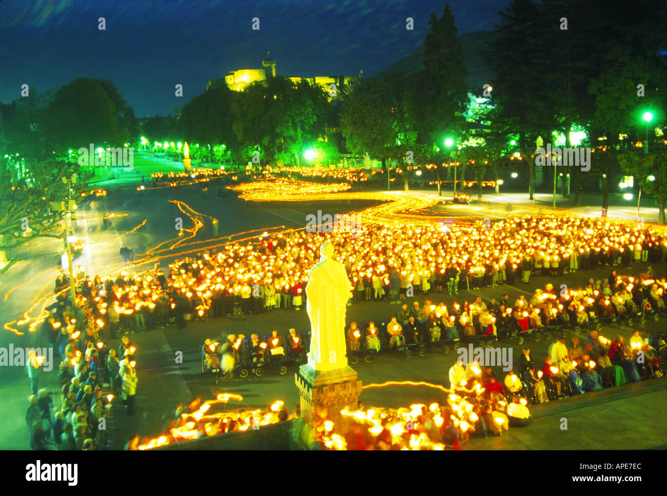 Lourdes france procession Fotos und Bildmaterial in hoher Auflösung