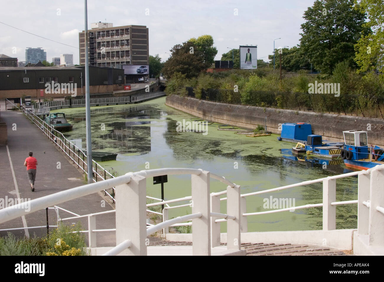 Fluss in der Nähe von Bow sperrt Ostlondon, Stockfoto