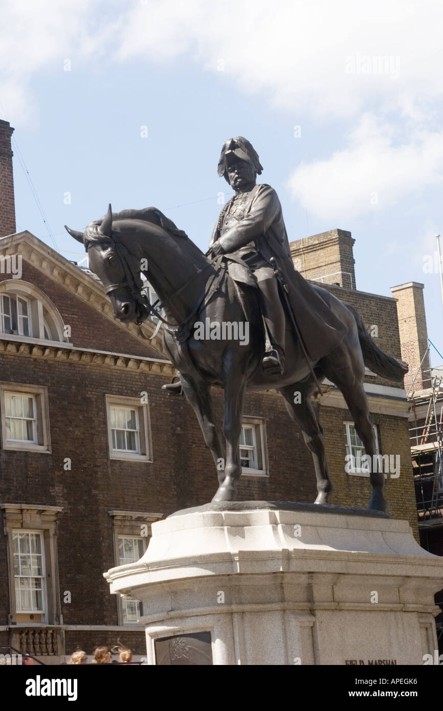 Statue von HRH George, Herzog von Cambridge in Whitehall London GB Vereinigtes Königreich Stockfoto