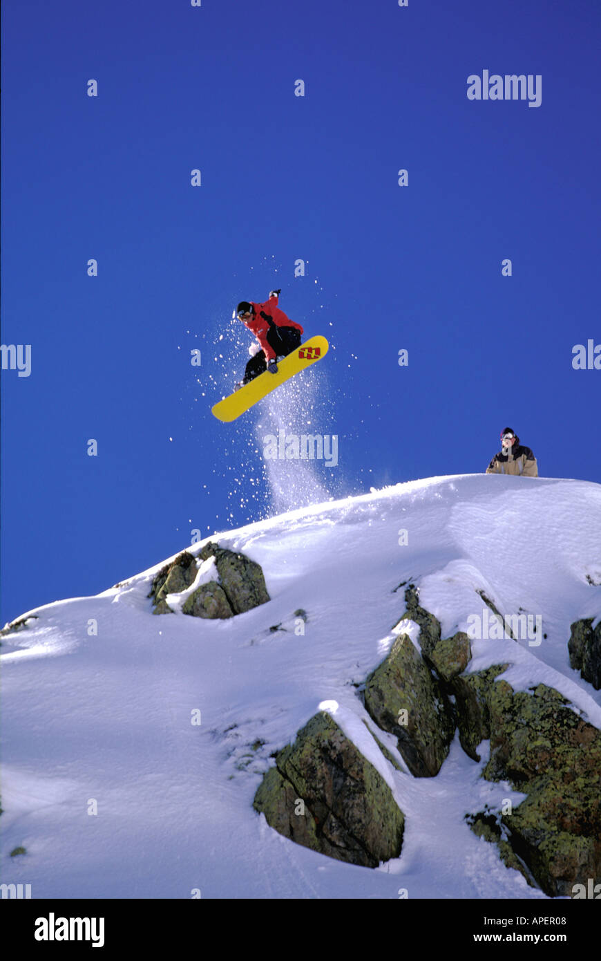 Snowboard-Action, mitten in der Luft springen, Johno Verity Stockfoto