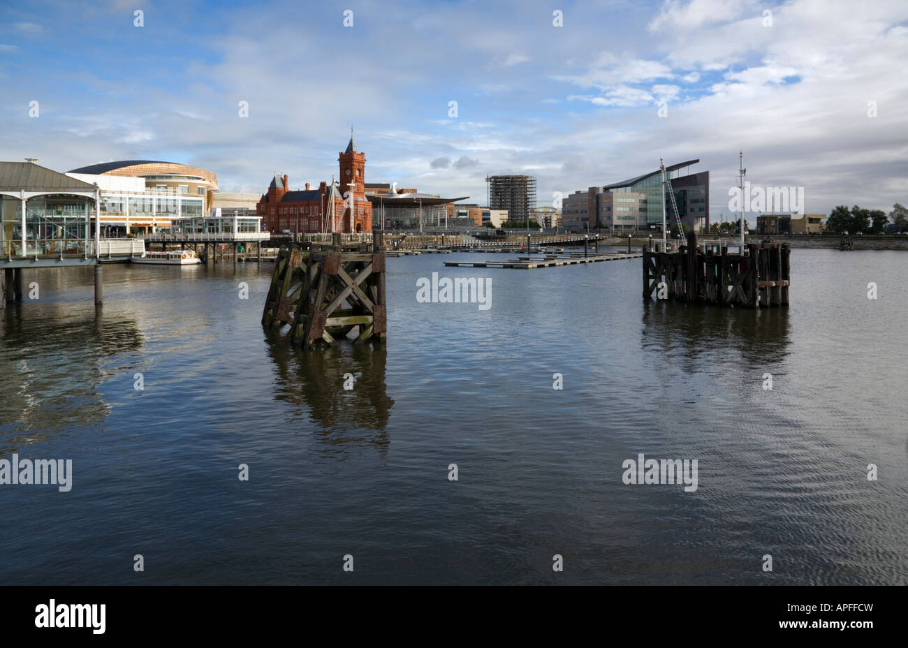 Cardiff Bay Waterfront Pierhead Gebäude und vieles mehr zeigen Stockfoto