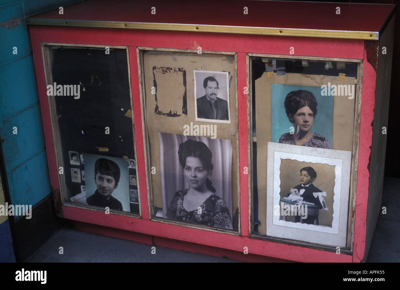Bilder außerhalb einer Fotografen-Studios in Guatemala. Stockfoto