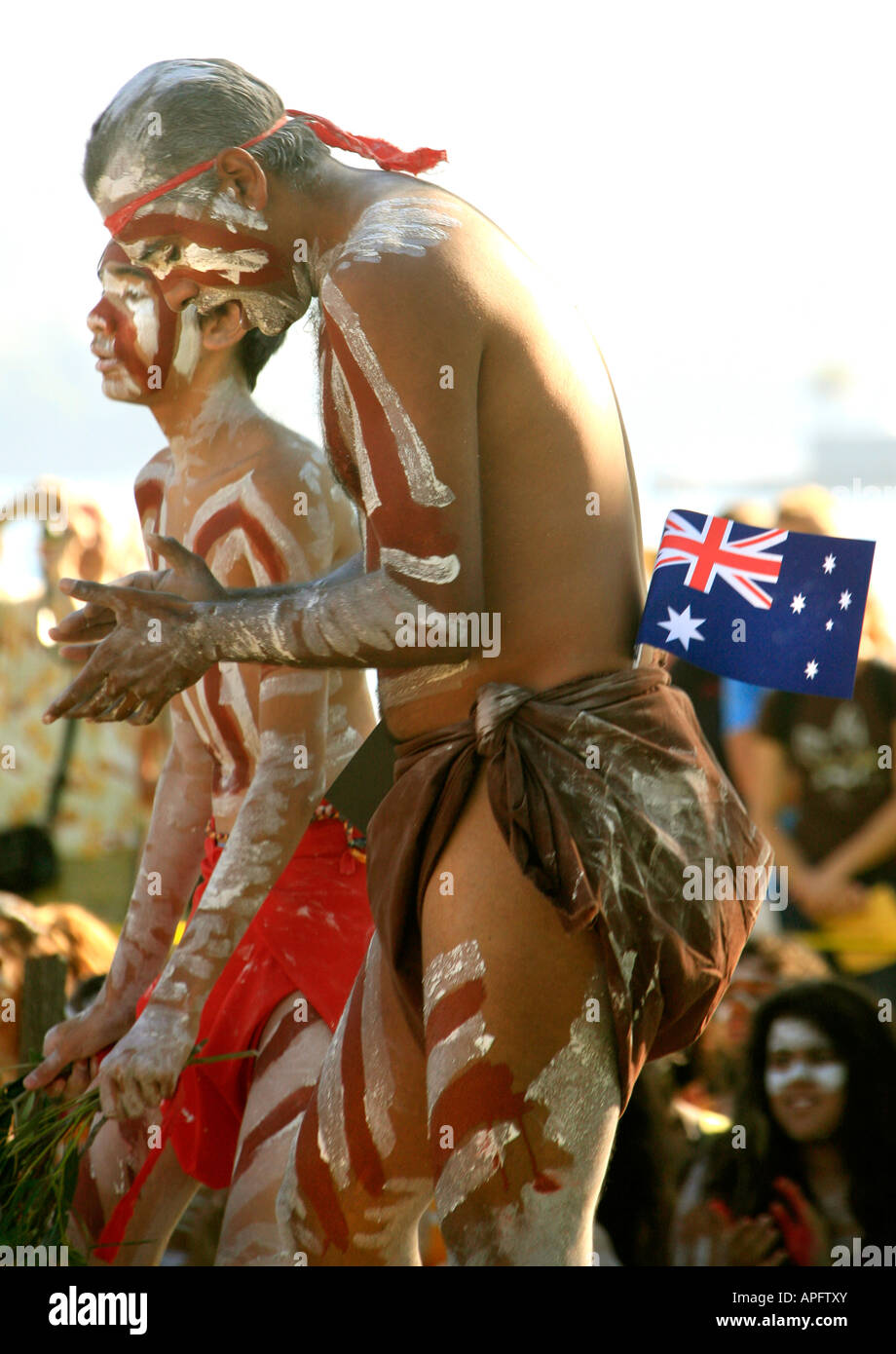 Aborigines Tänzer auf Australien Farm Cove in Sydneys botanischen Gärten Stockfoto