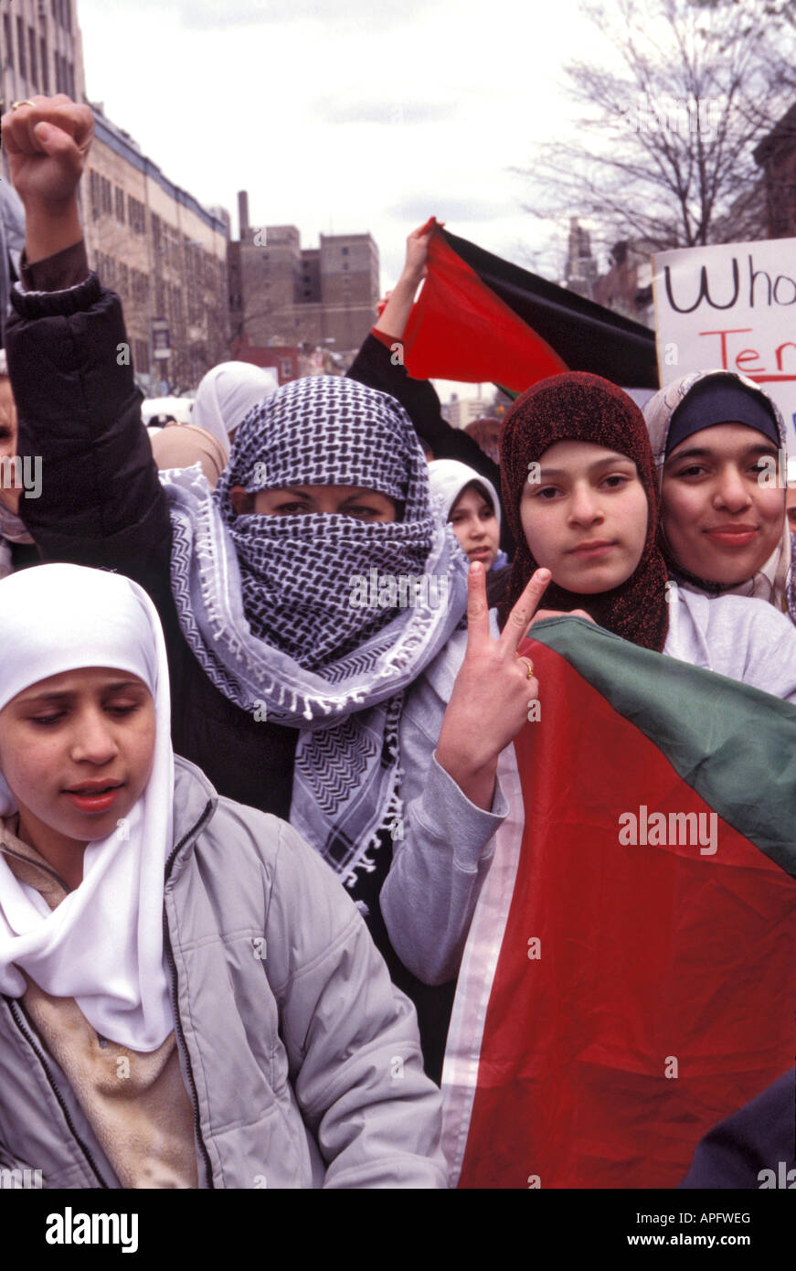 Palästinensischen amerikanischen Teenager bei Demonstration gegen die israelische Behandlung der Palästinenser in Brooklyn, New York Stockfoto