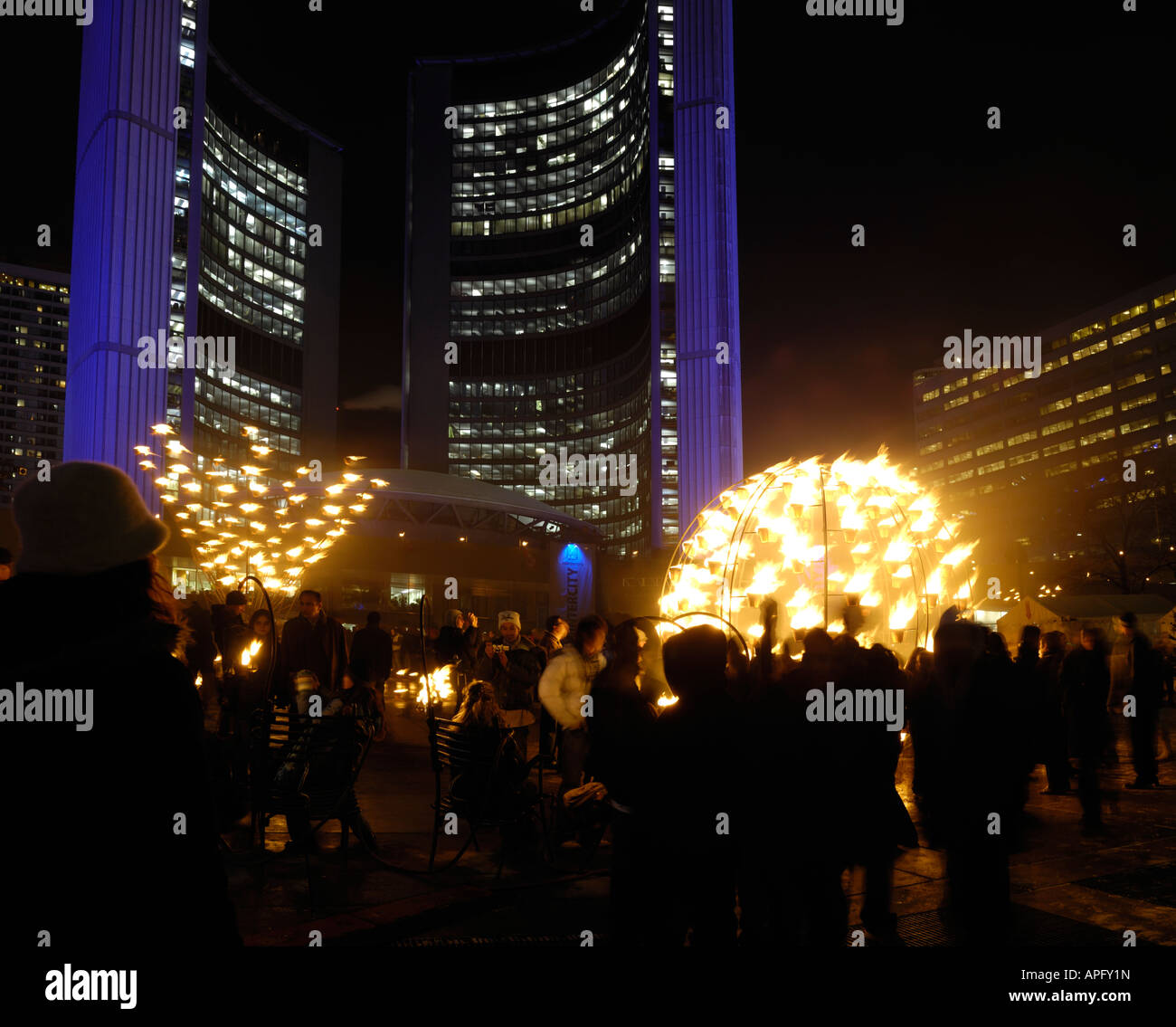 Nacht des Feuers vom Cie Carabosse Wintercity Festival Stockfoto Nacht des Feuers vom Cie Carabosse Wintercity Festival Stockfoto