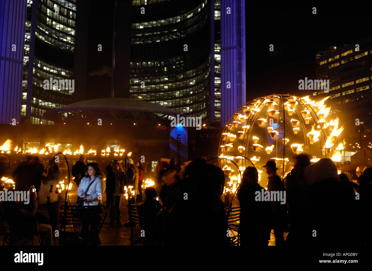 Nacht des Feuers vom Cie Carabosse Wintercity Festival Stockfoto Nacht des Feuers vom Cie Carabosse Wintercity Festival Stockfoto