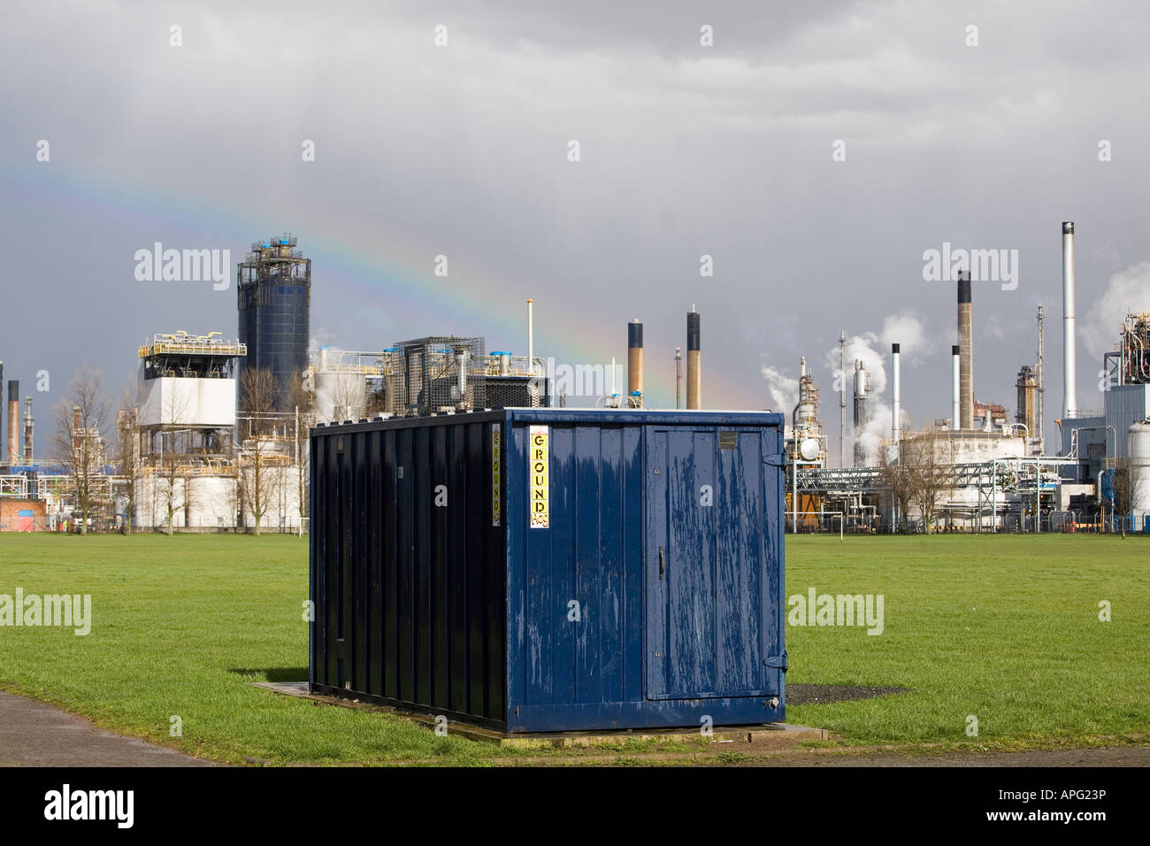 Grangemouth Luftverschmutzung monitoring-Station mit Rainbow 2 Stockfoto