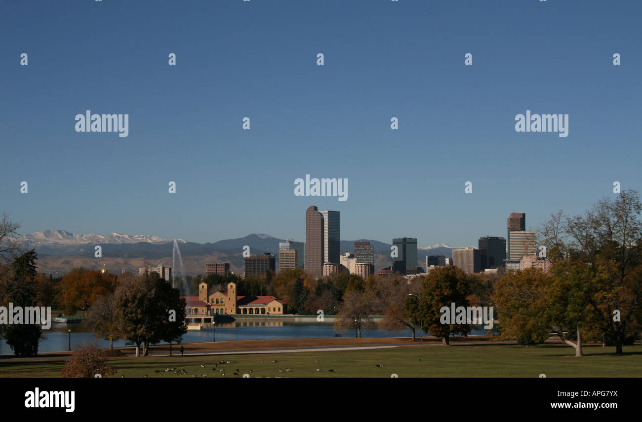 Skyline von Denver Ferril Lake City Park Denver Colorado Oktober 2007 Stockfoto