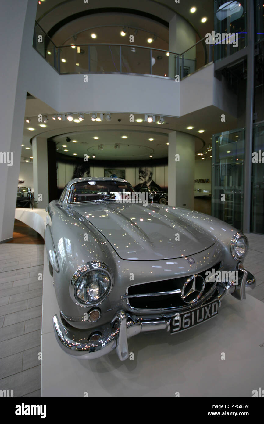 Mercedes-Benz Welt Brooklands surrey Stockfoto