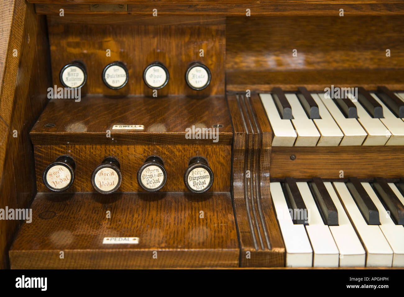 ILLINOIS Rockford Tastatur zieht und stoppt auf hölzerne Orgel in der Mitte Dorf Community Church Stockfoto