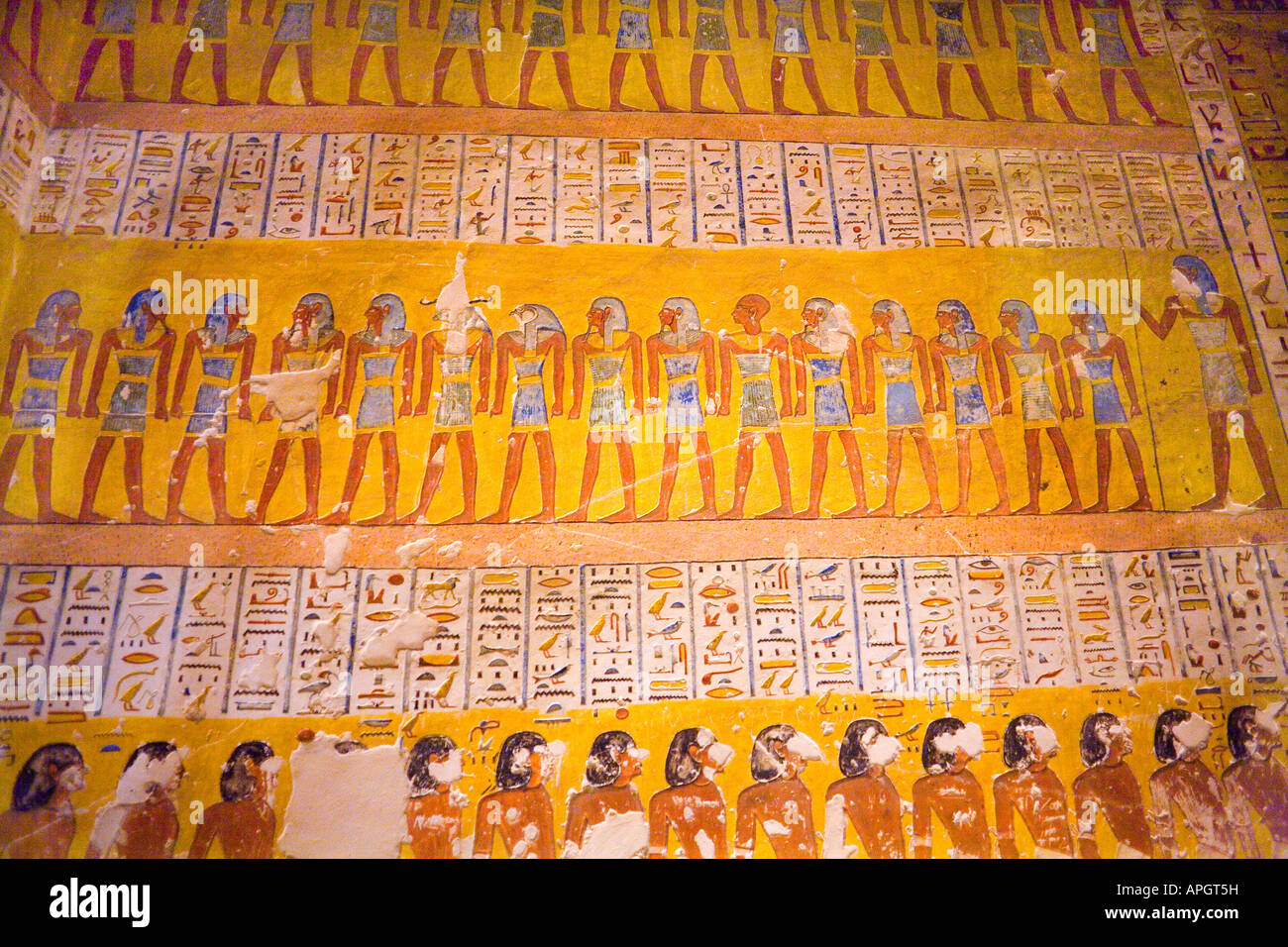 Original detaillierte Wandmalereien in den Gräbern des Tal der Könige in Luxor Ägypten Stockfoto