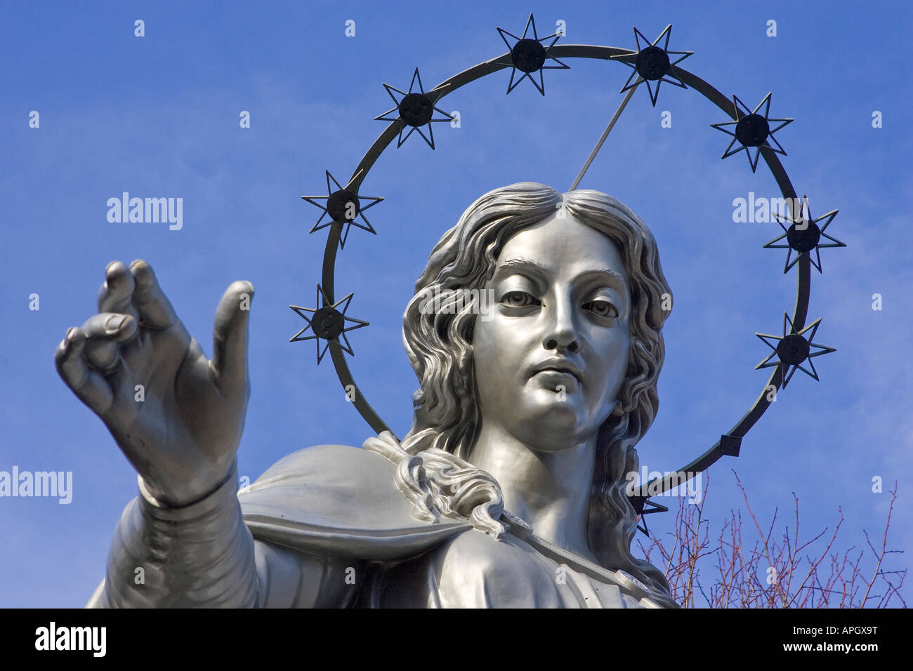 Eine Statue der Jungfrau Maria in Frankreich Stockfoto
