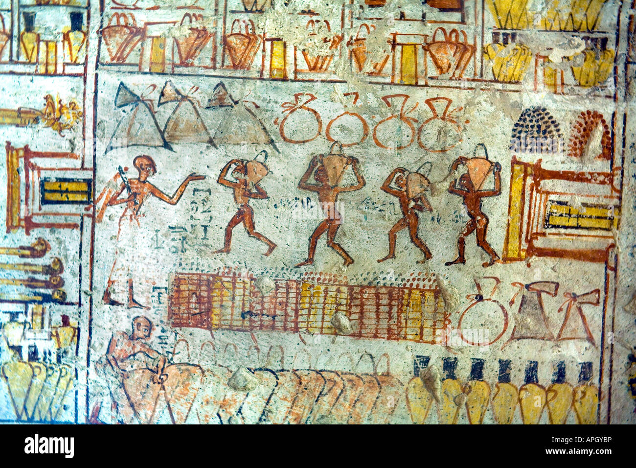 Original Gemälde an der Wand des Inneren des Grabes von Neferrenpet an den Gräbern der Adligen. West Bank von Luxor Ägypten. Stockfoto