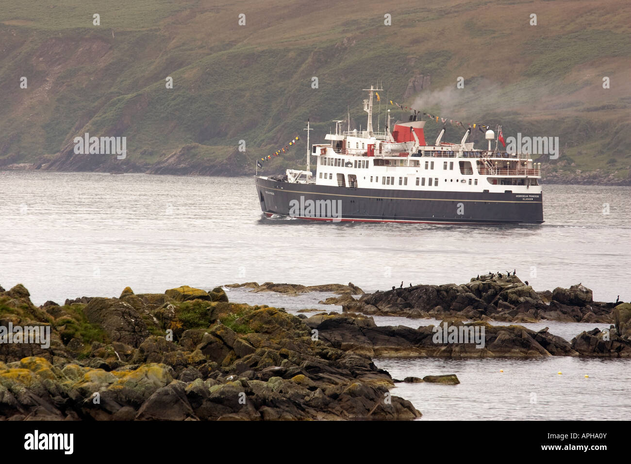 Die Hebridean Princess cruise Schiff der Küste der Insel Islay an der Westküste von Schottland Stockfoto