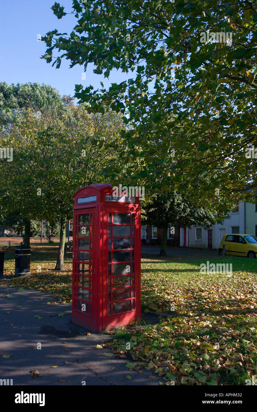 Eine seltene rote öffentliche Telefonzelle in Colchester Stockfoto