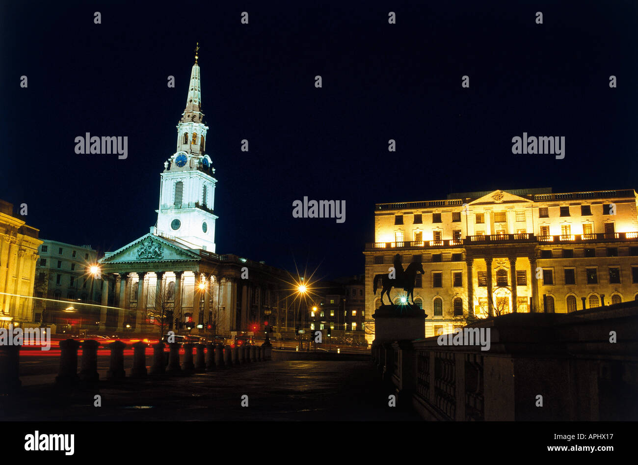 Eine Nacht Zeit Blick auf St. Martin in die Felder Kirche Trafalgar Square in London England Stockfoto
