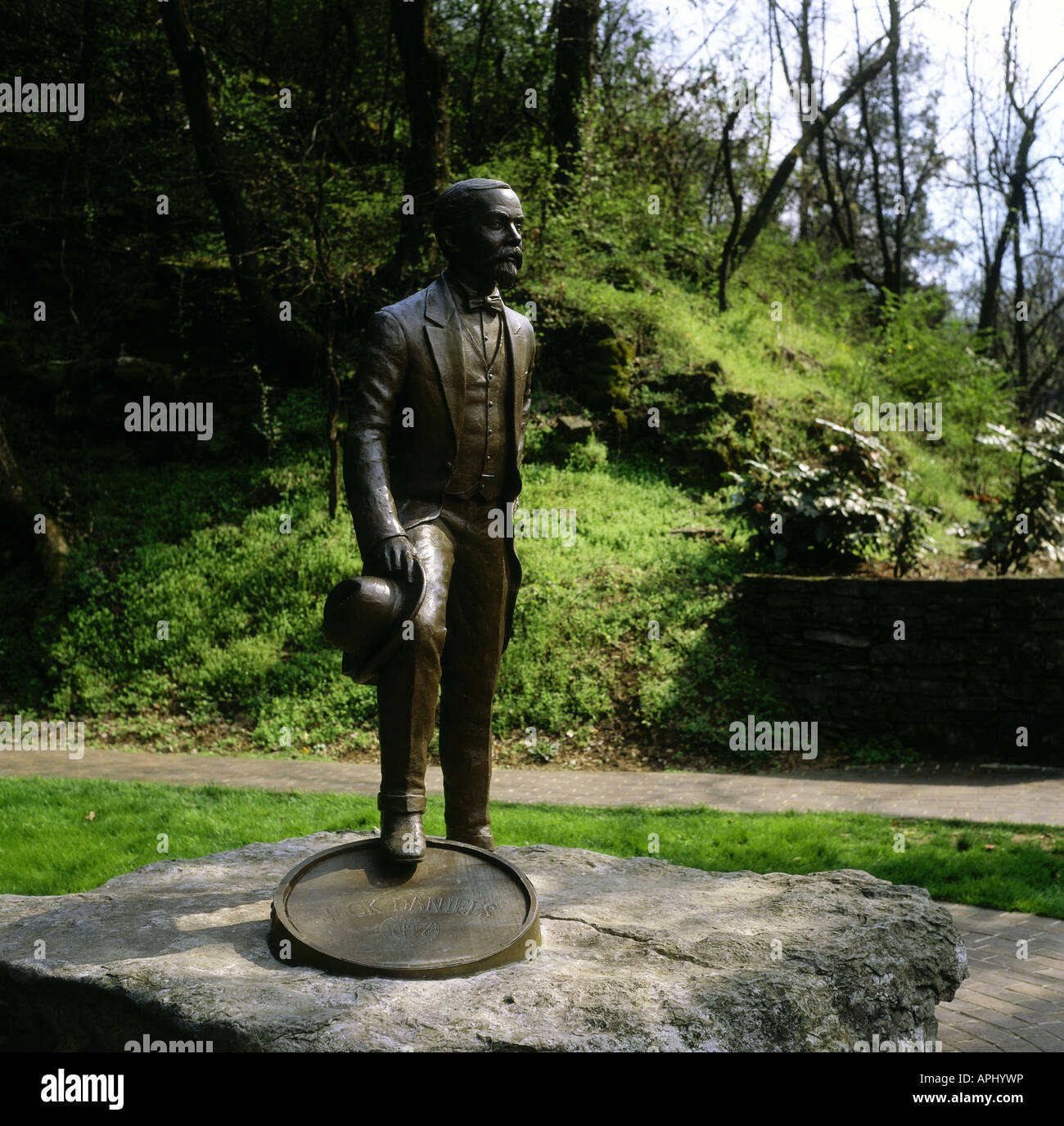 Geographie / Reisen, USA, Tennessee, Nashville, Jack Daniel's Distillery, Whiskeybrennerei, Statue von Jack Daniel, vollständige Abbildung Stockfoto