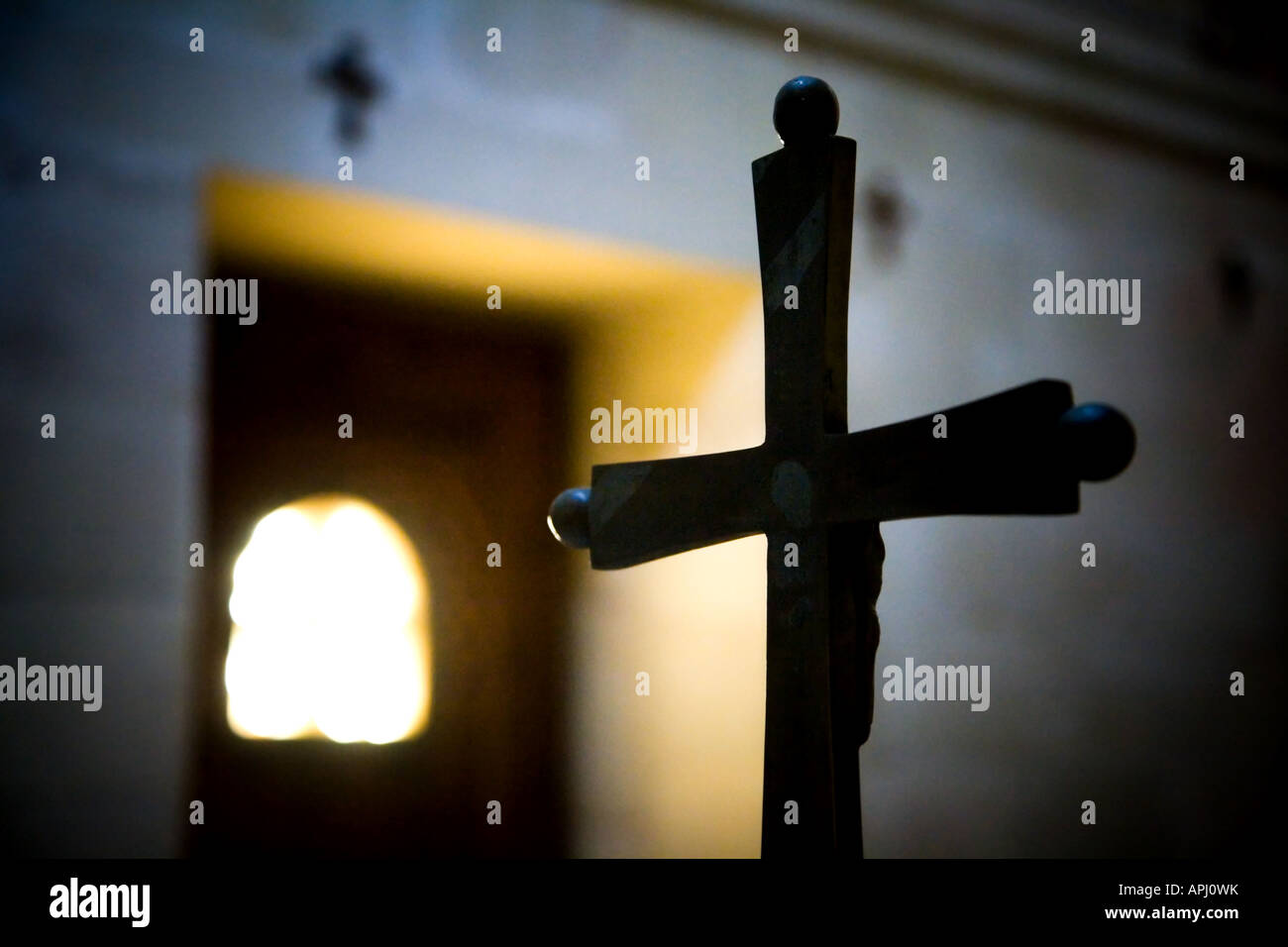 Stock Foto von Kreuz und Licht in das Kloster der Franziskaner auf dem Berg Tabor Stockfoto