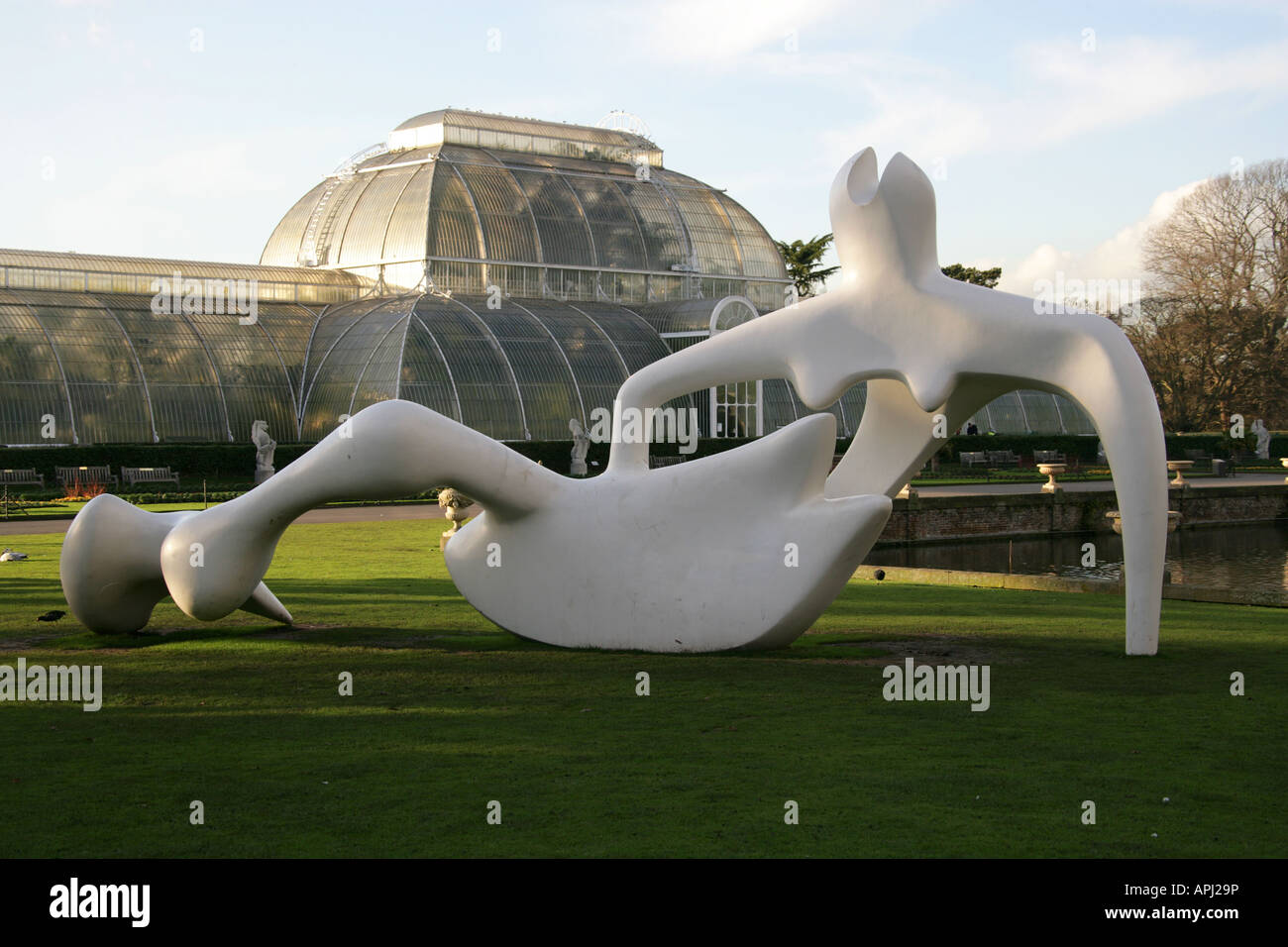 Große liegende Figur Henry Moore Skulpturen Kew Gärten 2007 Stockfoto