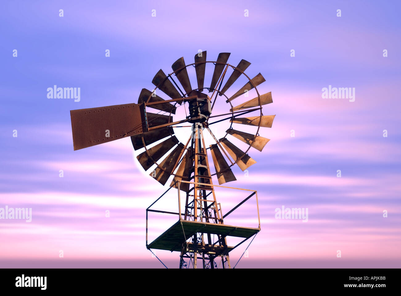 Windmühle Wind angetriebene Wasserpumpe Stockfoto