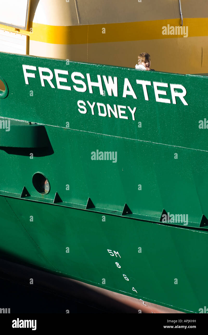 Süßwasser, eines der berühmten Fähren nach Manly, am Circular Quay, Sydney Haupt Fähre Terminus im Hafen von Sydney. Stockfoto