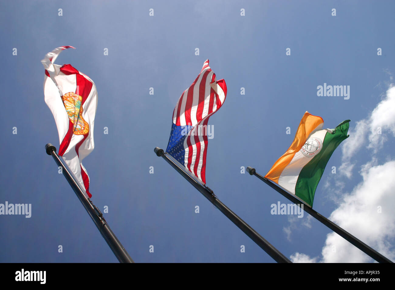 Fahnenmasten neben dem Hafen von Miami Downtown Bayside Bereich Florida Vereinigte Staaten von Amerika Stockfoto