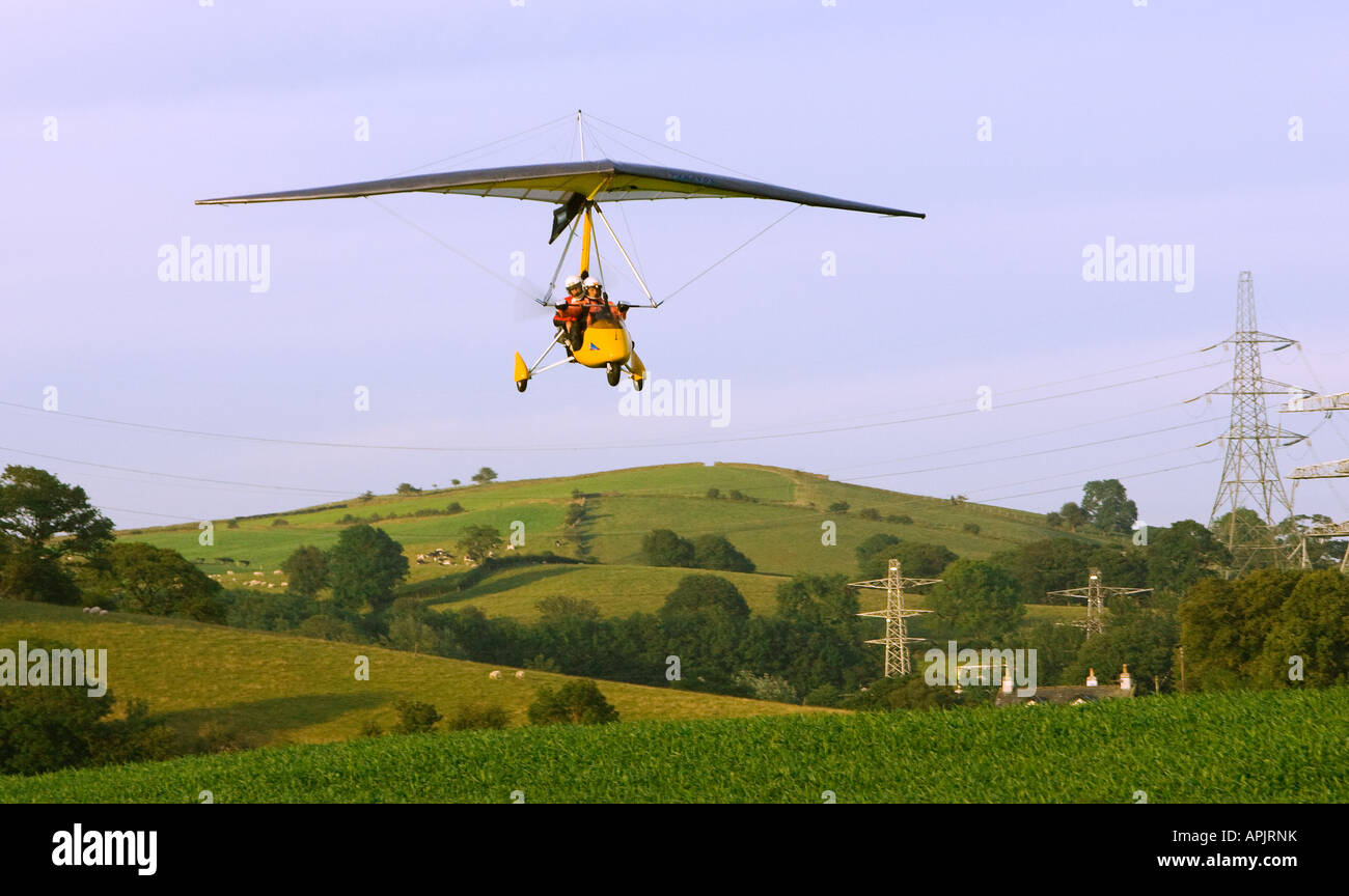 Microlight Landung auf Ackerland in der Nähe von Kendal in Cumbria Stockfoto