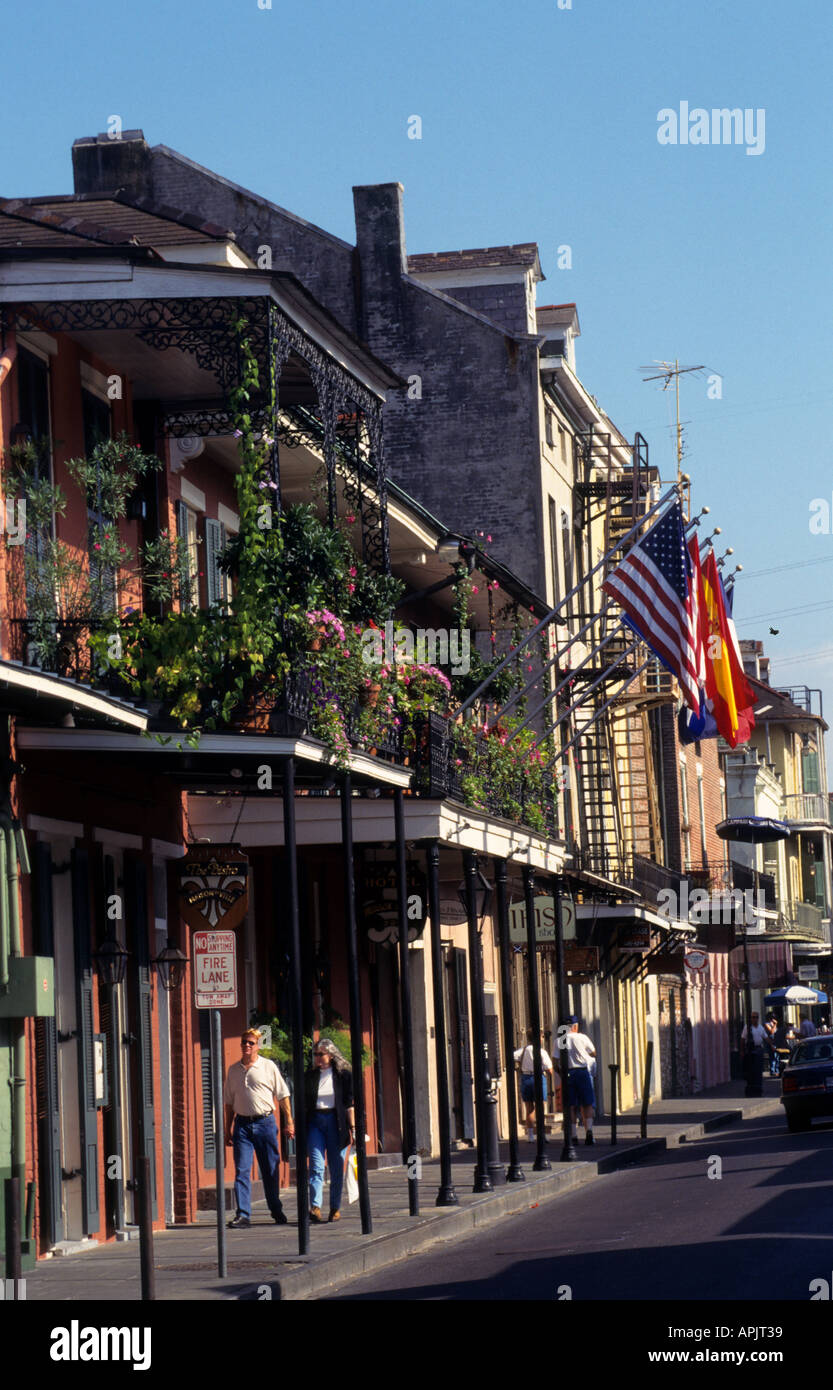 New Orleans Bourbon Street Balkon Blumen Haus Stockfoto