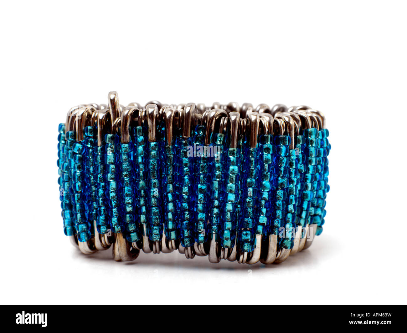 Johannesburg South Africa Armband Souvenir aus recycelten Materialien Sicherheitsnadel und Perlen gemacht Stockfoto