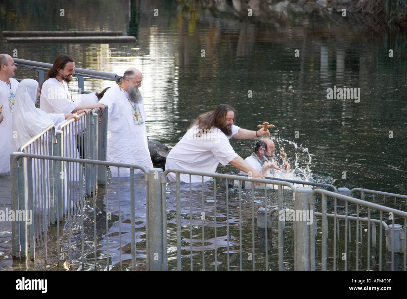 Stock Foto von christlichen Pilgern bei Yardenit Taufe Website Israel Stockfoto