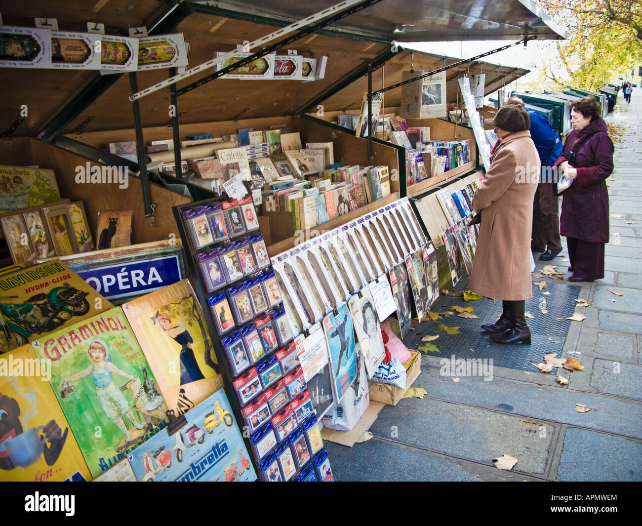 Freiem Himmel Stall zu verkaufen Kunst und Bücher auf dem linken Ufer der Seine Paris Frankreich Europa Stockfoto